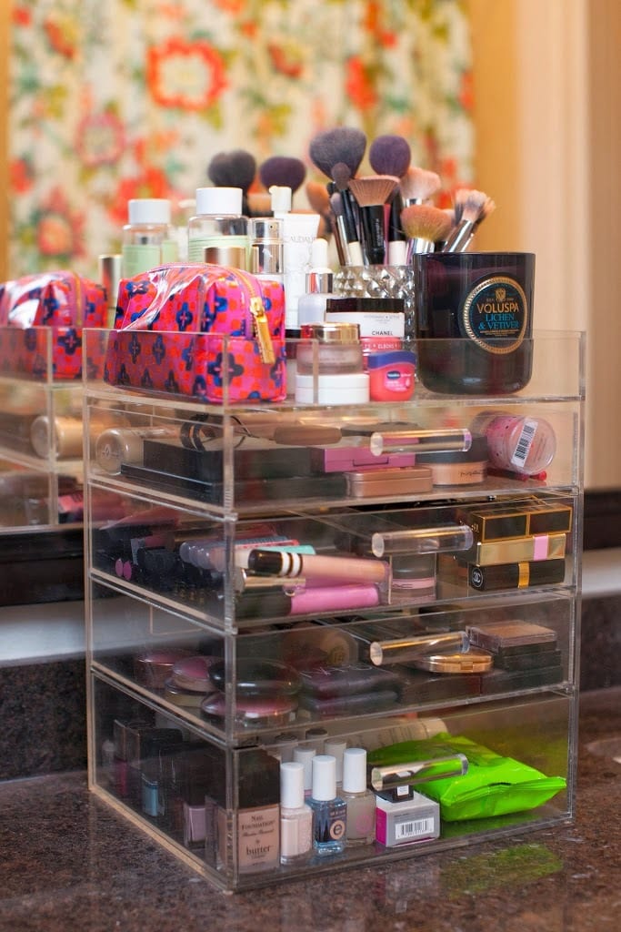 GLAMboxes GLAM makeup outlets holder