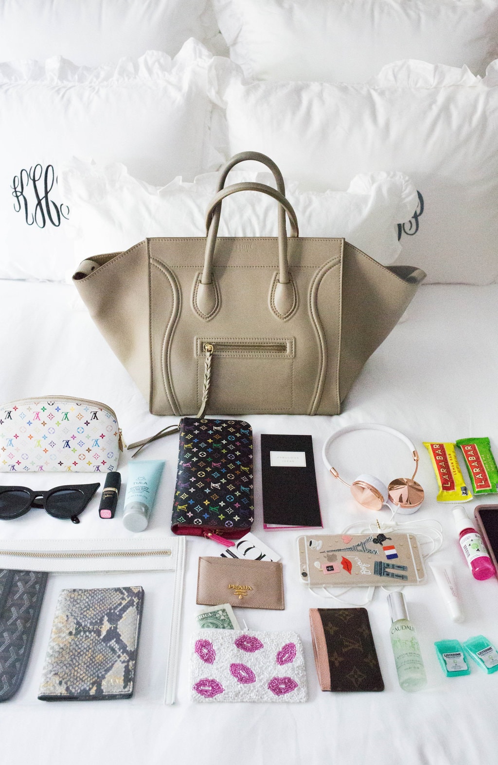 What's in my Bag? Fashion Week Edition | Chronicles of Frivolity