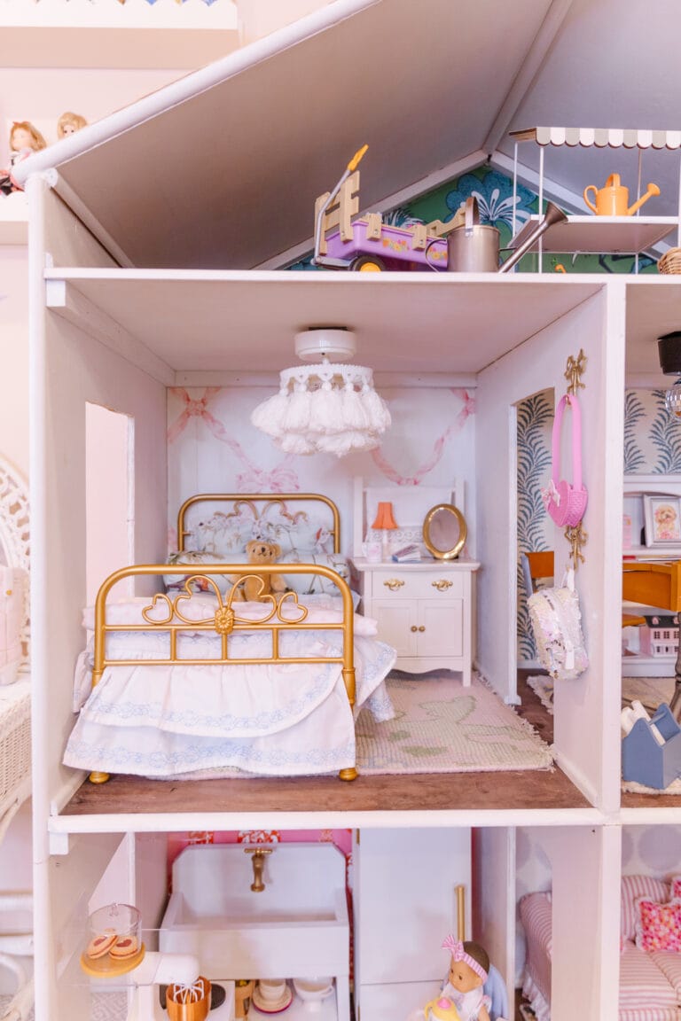 american-girl-dollhouse-chronicles-of-frivolity